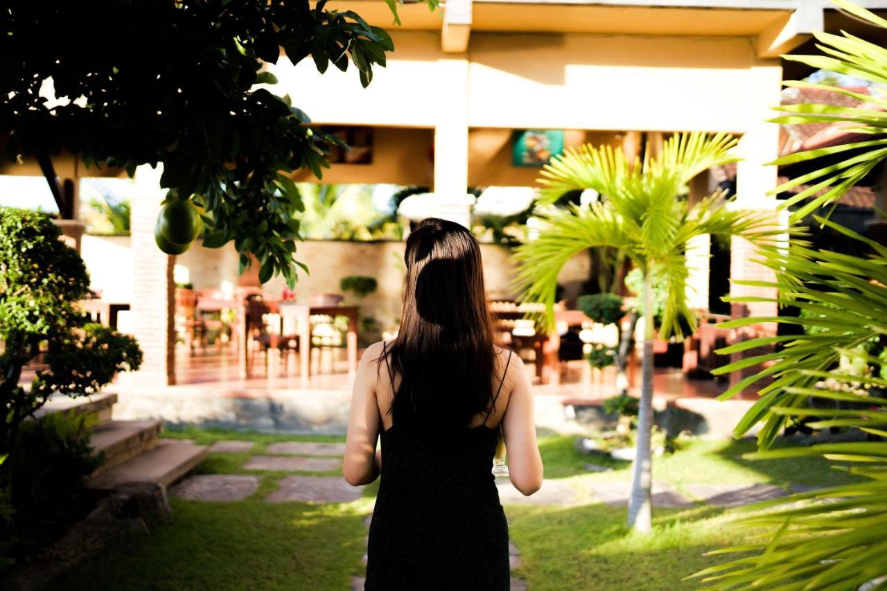 Alam Bali Beach Resort 艾湄湾 外观 照片